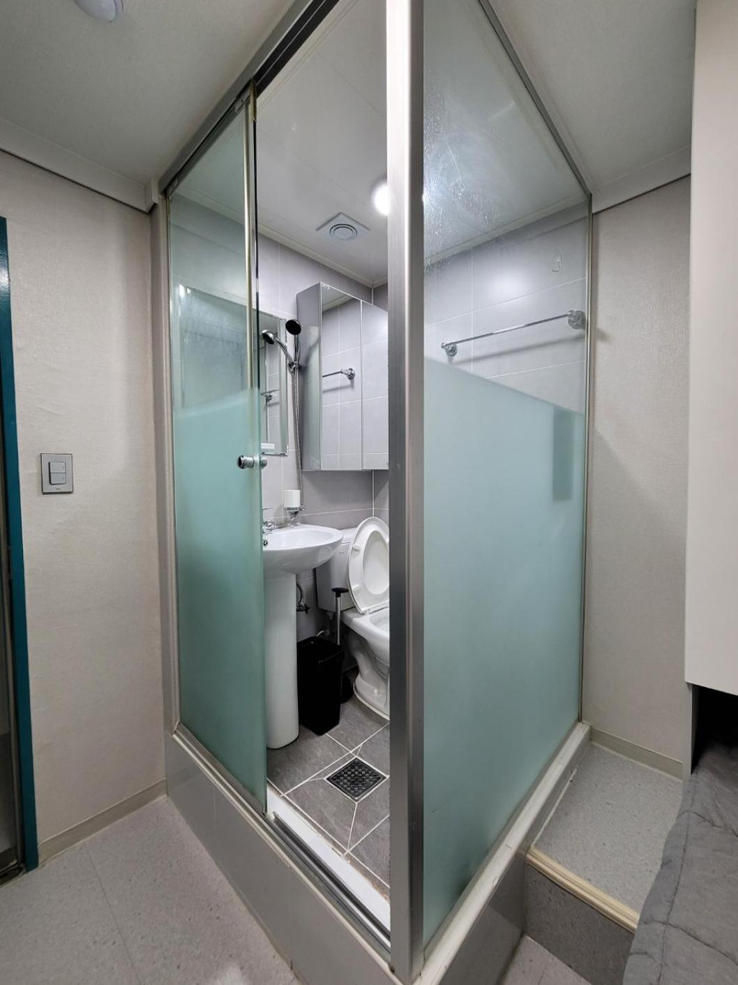 Female Only - Coco Stay Jongno Hyehwa Station Seoul Ngoại thất bức ảnh